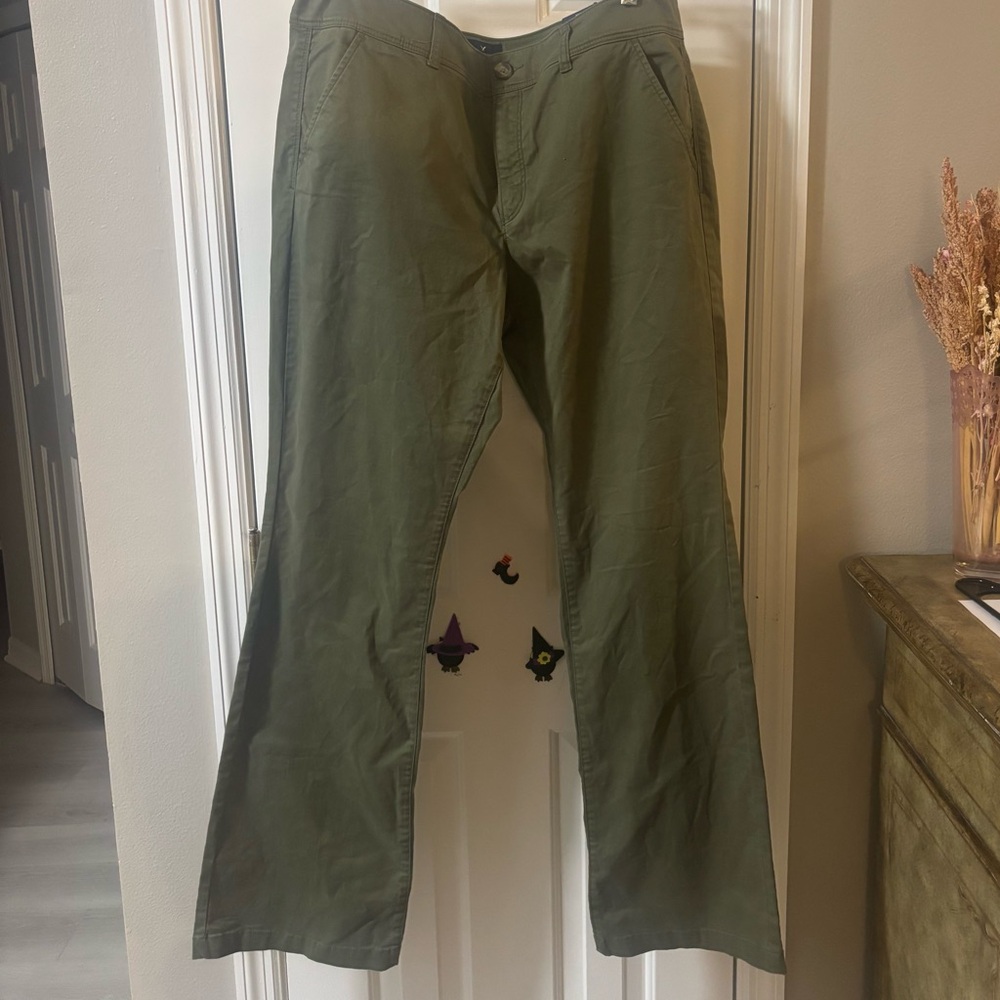 NWT American Eagle Outfitters Bootcut Mid Ride Pants - Size 18
